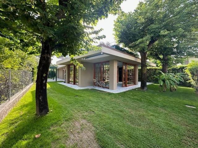 Villa in vendita Via Benedetto Croce, Forte dei Marmi, Toscana
