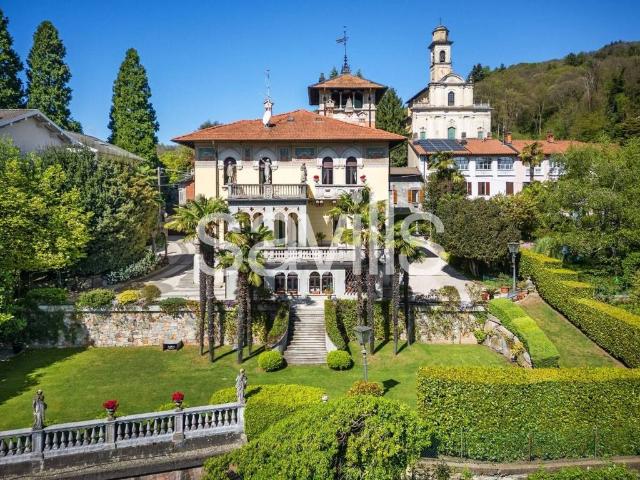 Villa in vendita Via Cacciatori delle Alpi, Marchirolo, Lombardia