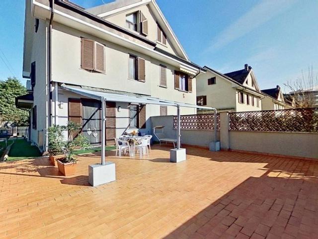Villa in vendita Via Carlo Cattaneo, Brugherio, Monza e Brianza, Lombardia