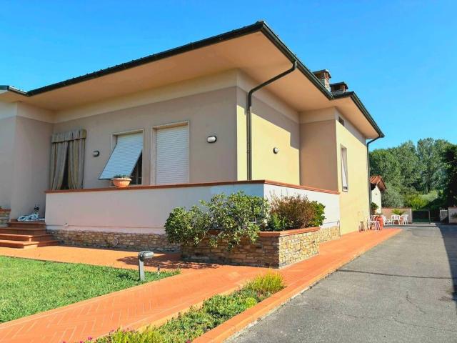 Villa in vendita Via dei Ramacciotti, 2, Capannori, Toscana