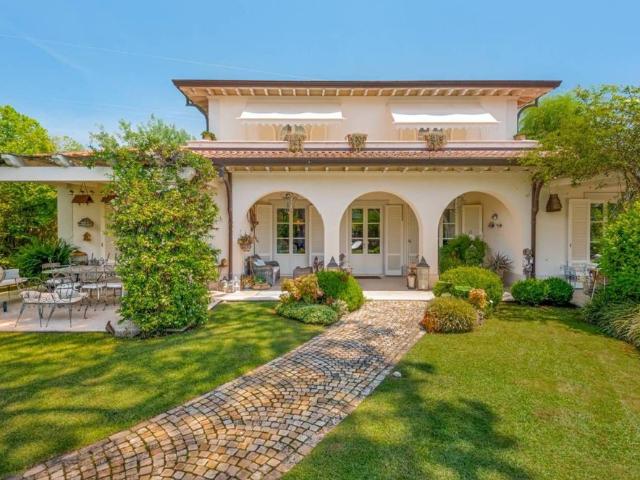 Villa in vendita Via della Barbiera, Forte dei Marmi, Toscana