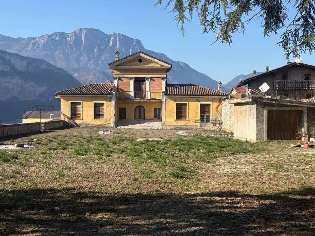 Villa in vendita via delle Laste, Trento, Trentino Alto Adige
