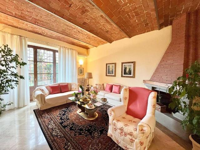 Villa in vendita Via delle Lastre, Prato, Toscana