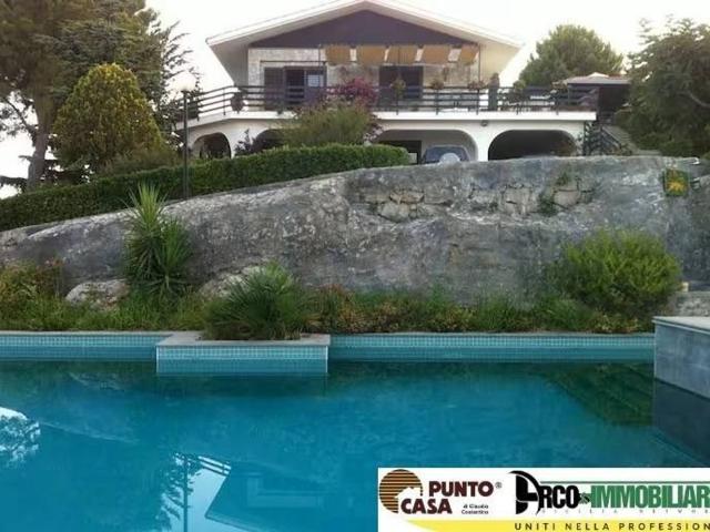 Villa in vendita Via Ficiligni, Monreale, Palermo, Sicilia