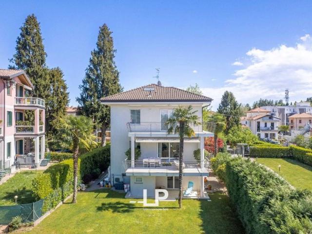 Villa in vendita Via Francesco Guicciardini, Varese, Lombardia