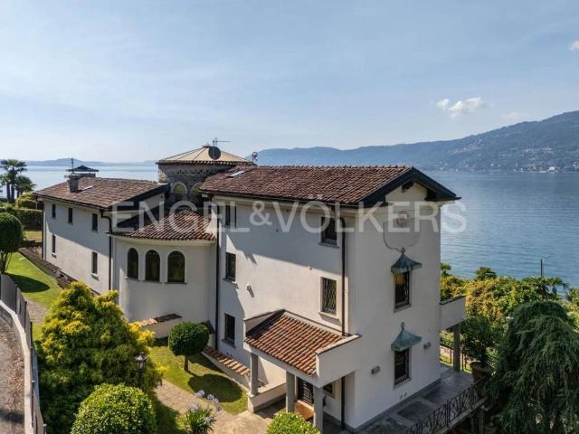 Villa in vendita Via Girasole, Verbania, Piemonte