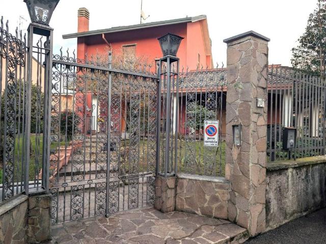 Villa in vendita Via Gorizia, 9, Cologno Monzese, Milano, Lombardia