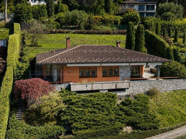 Villa in vendita Via Ludovico Ariosto, Varese, Lombardia