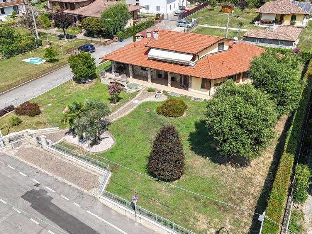 Villa in vendita Via Martiri della Libertà, 14, Mapello, Bergamo, Lombardia