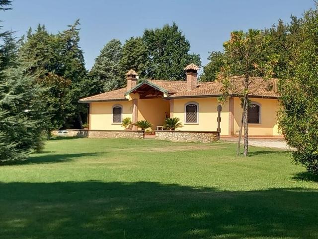 Villa in vendita Via Nepesina, Nepi, Viterbo, Lazio