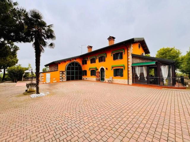 Villa in vendita Via Pier Domenico Frattini, 82, Legnago, Verona, Veneto