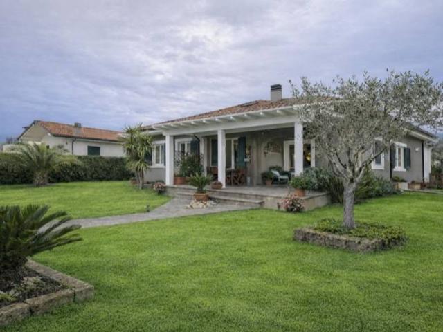 Villa in vendita Via Poggio Barilotto, 2, Camaiore, Toscana