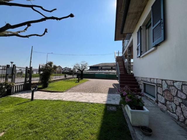 Villa in vendita Via Roma, Vigasio, Verona, Veneto