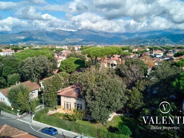Villa in vendita Via Rosso di San Secondo, 1, Lido di Camaiore, Toscana