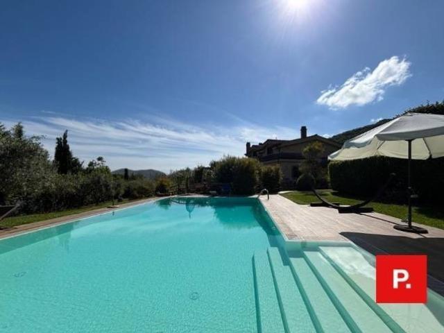 Villa in vendita Via Scese Lunghe, Castel Morrone, Campania