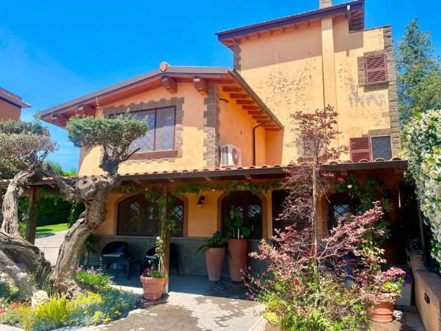 Prestigiosa villa di 320 mq in vendita, Via Santo Spirito, 25, Castel Gandolfo, Roma, Lazio