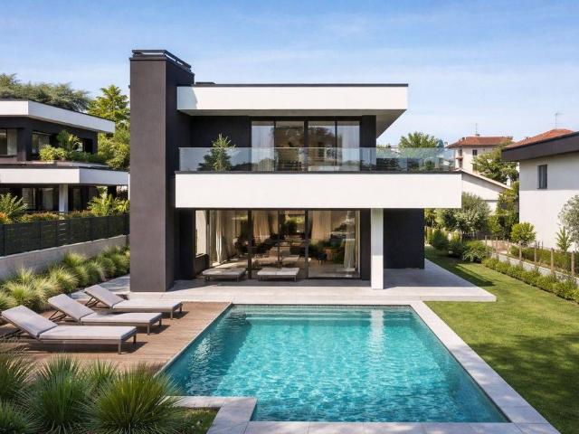 Villa in vendita Viale Michelangelo, Desenzano del Garda, Lombardia