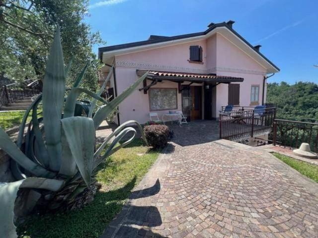 Villa in vendita Viale Costa dei Landò, Cogorno, Genova, Liguria