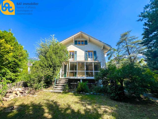 Villa in Veyras mit Garten und Garagenbox