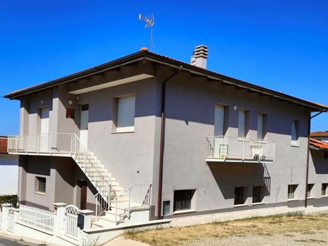 Villa in Via 1 Maggio