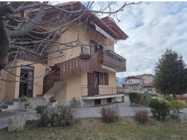 Villa in Via Alessandro Volta