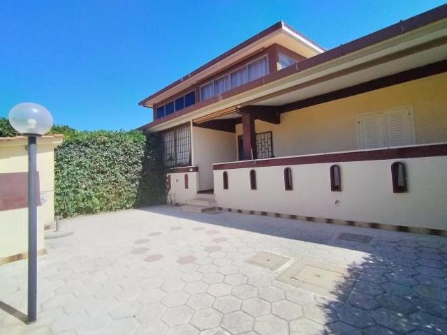 Villa in Via dei Cavalli Marini
