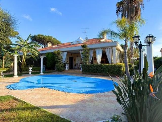 Villa in Via delle Cinque Miglia