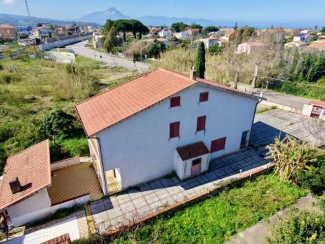 Villa in Via delle Salinelle