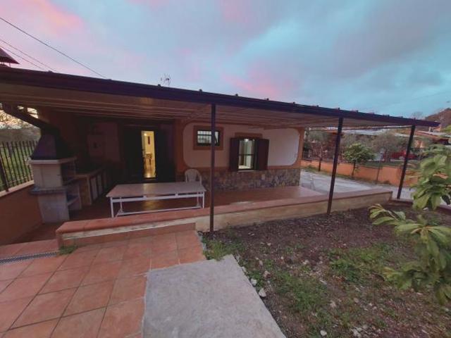 Villa in Via Fonte