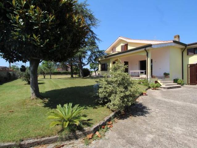 Villa in Via Ischia
