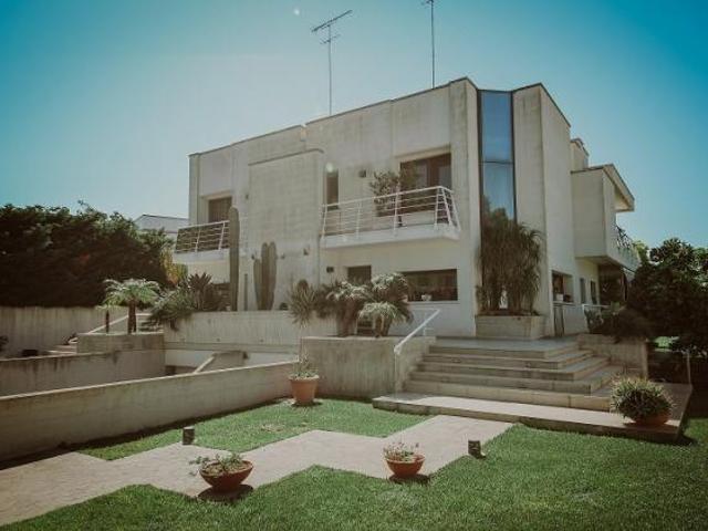 Villa in Via Nicola Brandi