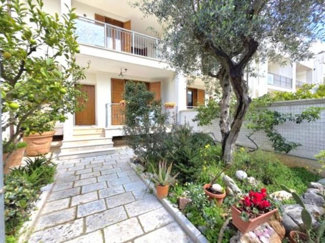 Villa in Via Nicola Calipari