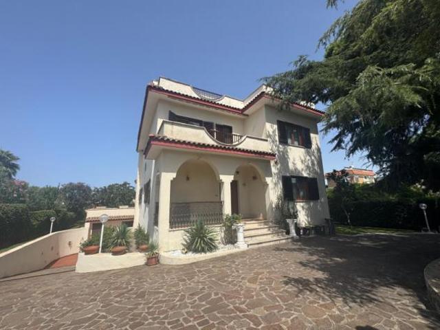 Villa in Via Passo Cento Croci