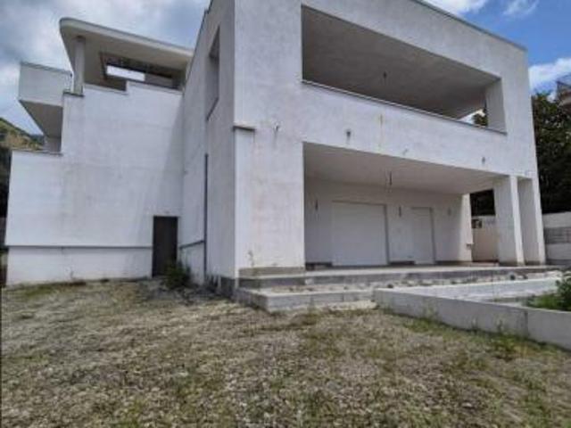 Villa in Via Pioppazze