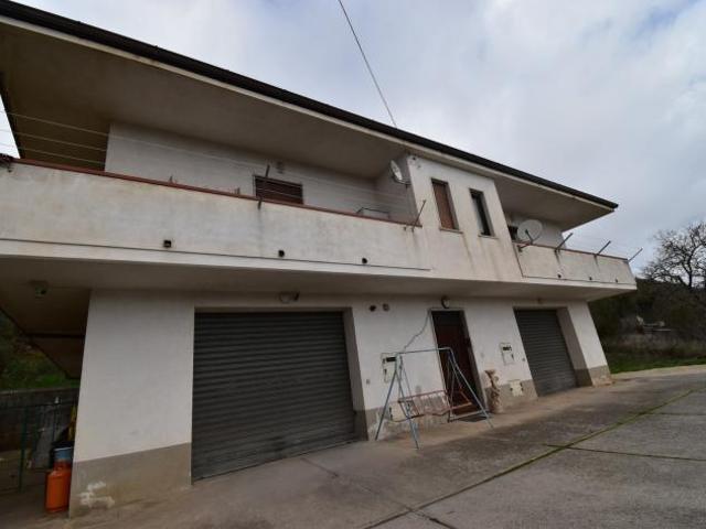 Villa in Via Rocco di Cillo