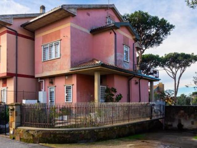 Villa in Viale Adriatico
