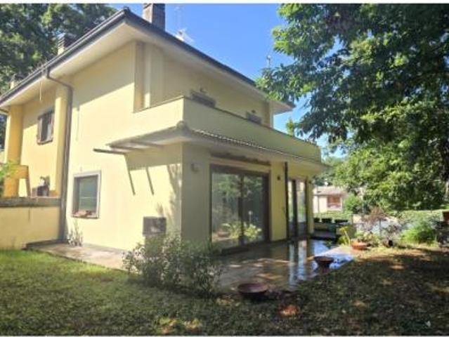 Villa in Viale degli Aceri