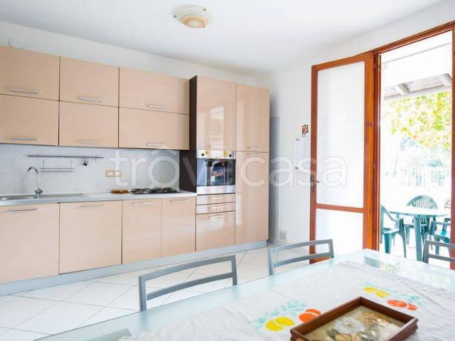 Villa in affitto a Comacchio viale Michelangelo, 155, giardino privato, caminetto, lavatrice TrovaCasa