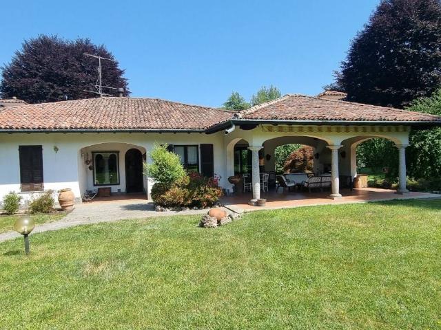 Villa in affitto a Cantù CO