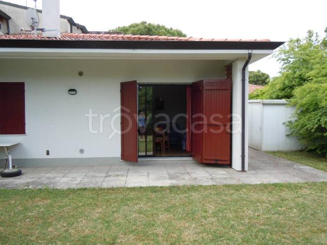 Villa in affitto a Caorle via del Sagittario, 12, arredato, giardino privato, lavatrice TrovaCasa