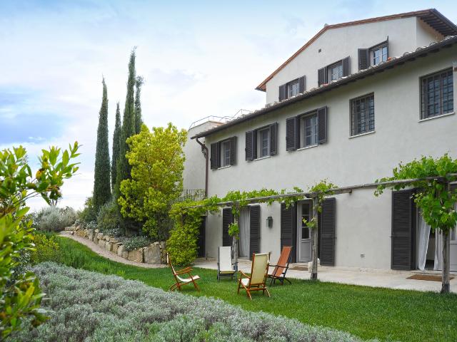 VILLA in AFFITTO a CAPALBIO di 12 vani