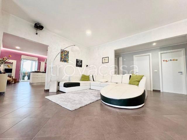 Villa in affitto a Carini via Chiovaro, 7, arredato, giardino privato, terrazzo TrovaCasa