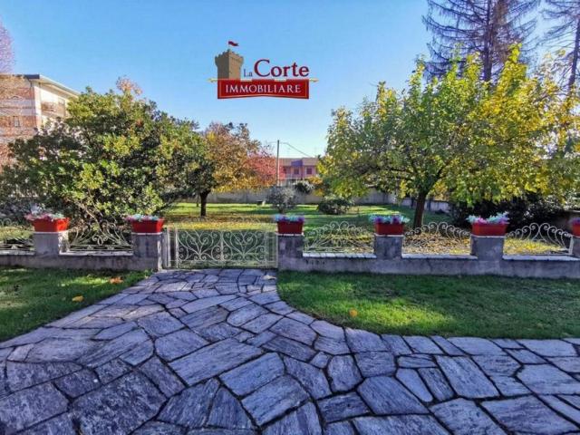 Villa in affitto a Caronno Pertusella via Pola s.n.c giardino privato, box, terrazzo TrovaCasa