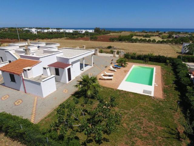 Villa in affitto a Carovigno strada Statale di Egnazia, arredato, giardino privato, terrazzo TrovaCasa