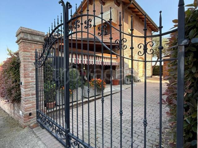 Villa in affitto a Casalgrande piazza Martiri della Libertà, 4c, giardino privato, terrazzo, parzialmente arredato TrovaCasa