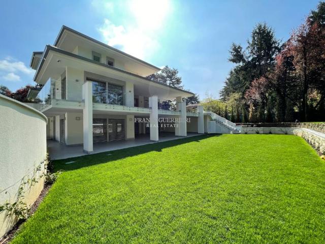 Villa in affitto a Casatenovo via Alcide De Gasperi, giardino privato, box, terrazzo TrovaCasa