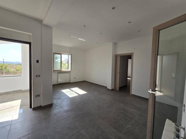Villa in affitto a Castel Volturno strada Statale Domitiana, 993, terrazzo, vicinanze negozi, balcone TrovaCasa
