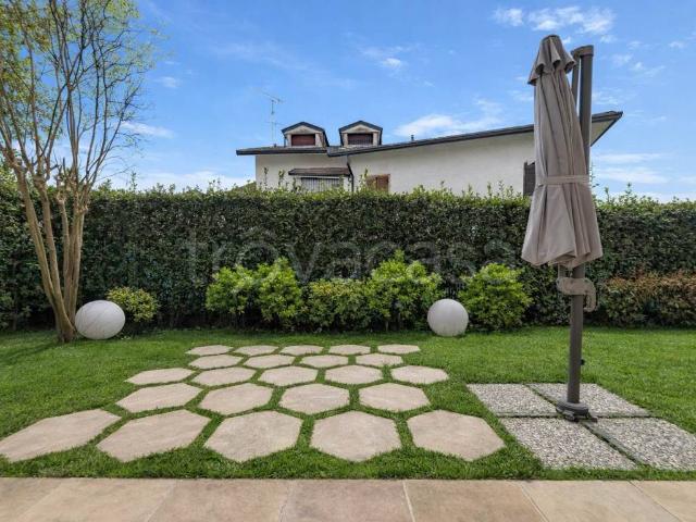 Villa in affitto a Cusago via Varese, 10, non arredato/vuoto, giardino privato, box TrovaCasa