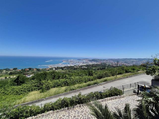 Villa in affitto a Ancona AN