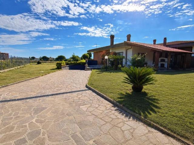 Villa in affitto a Aprilia LT